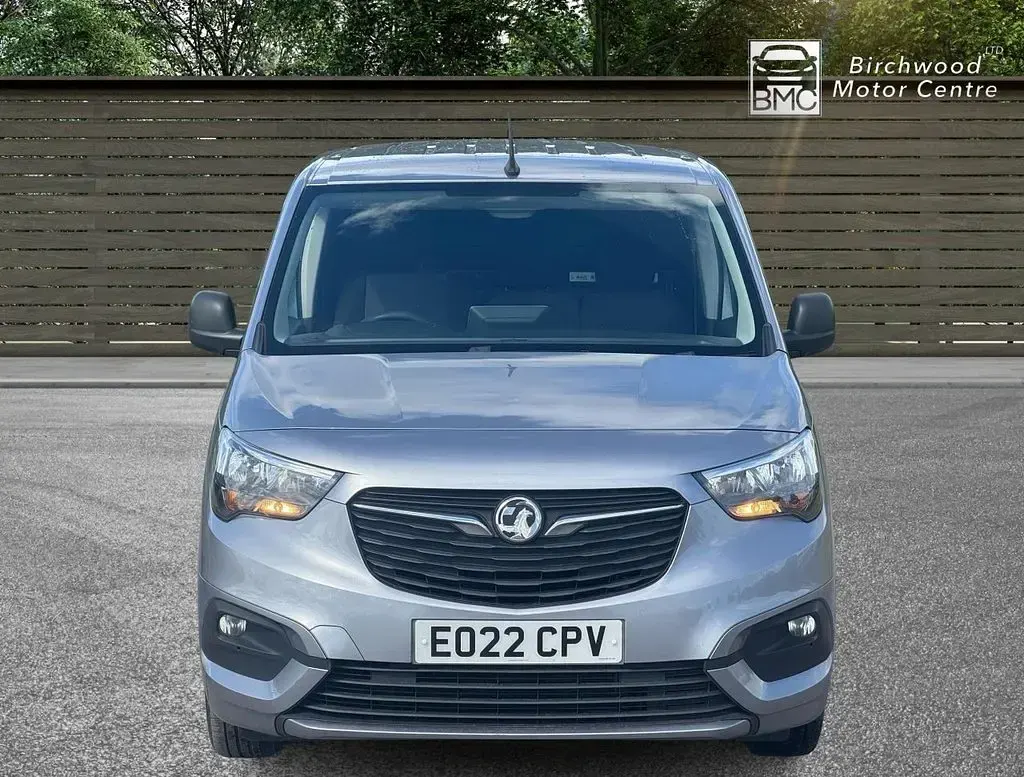 Used Vauxhall Combo Sportive 100 HP (73 kW) 2022 Grey MPV