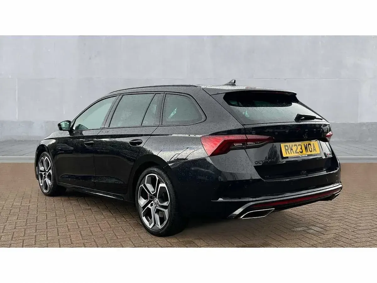 Used Skoda Octavia vRS 180 HP (132 kW) 2023 Black magic pearl effect Estate