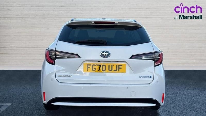 Usado Toyota Corolla 122 HP (89 kW) 2020 Branco Carrinha