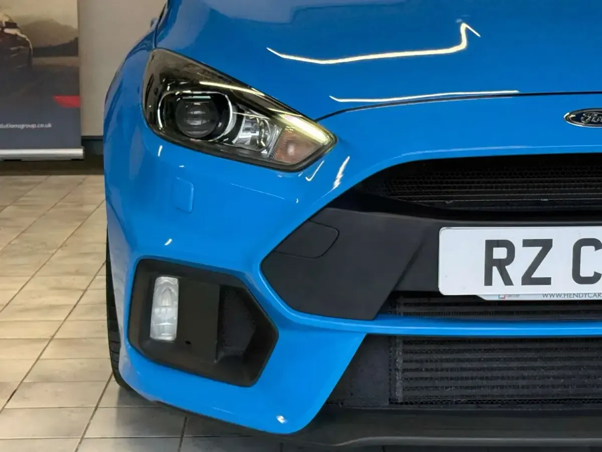 Begagnad Ford Focus RS 350 HK (257 kW) 2017 Blå Halvkombi