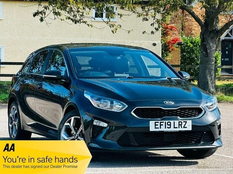 Black Used 2019 Kia Ceed Hatchback | £8,790 (Good price) - Image 1/3