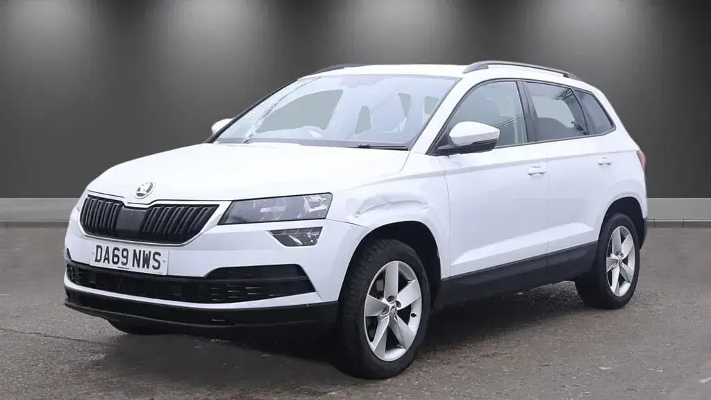 Used Skoda Karoq SE 150 HP (110 kW) 2020 White SUV