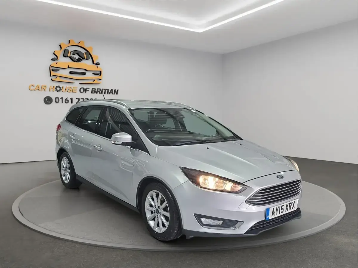 Usado Ford Focus Titanium 150 HP (110 kW) 2015 Prateado Carrinha
