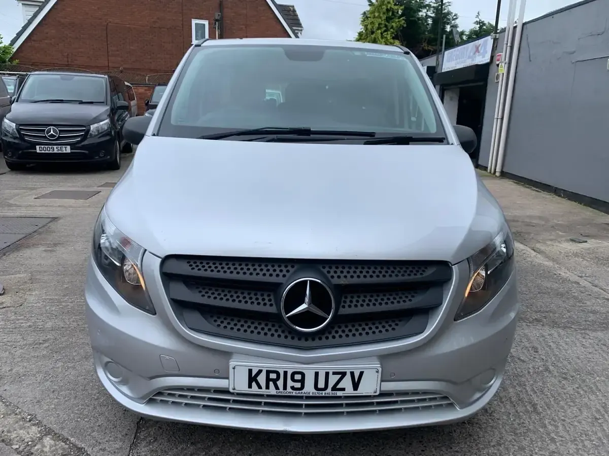 Used Mercedes Vito 190 HP (139 kW) 2019 Silver Van