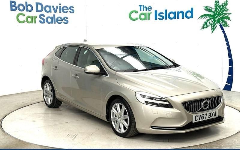 Begagnad Volvo V40 Inscription 120 HK (88 kW) 2019 Halvkombi