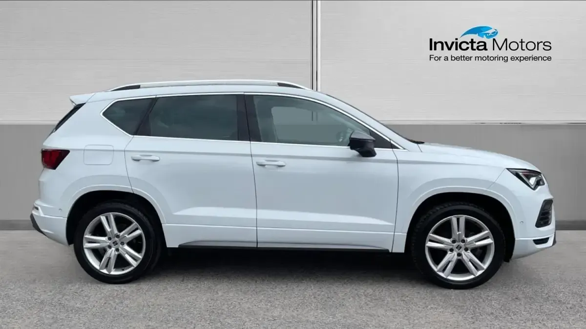 Begagnad Seat Ateca FR 150 HK (110 kW) 2023 Vit SUV