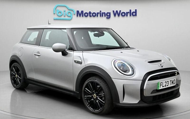 Begagnad Mini Cooper Level 2 135 kW (184 HK) 2023 Halvkombi