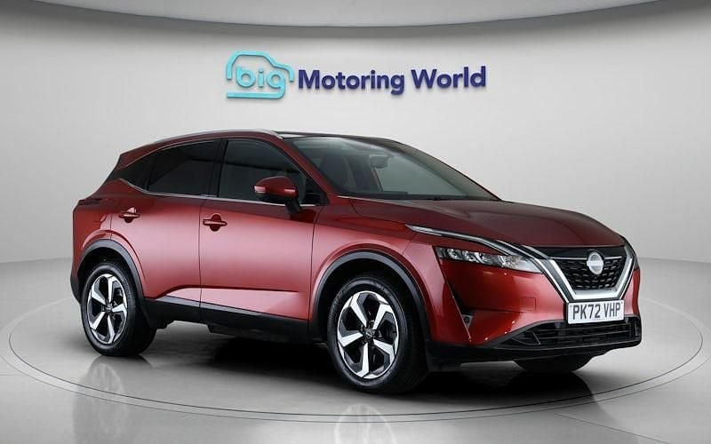 Used Nissan Qashqai N-Connecta 190 HP (139 kW) 2023 Red SUV
