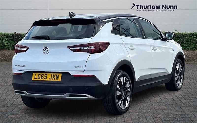 Used Vauxhall Grandland X Sport 131 HP (96 kW) 2019 White SUV