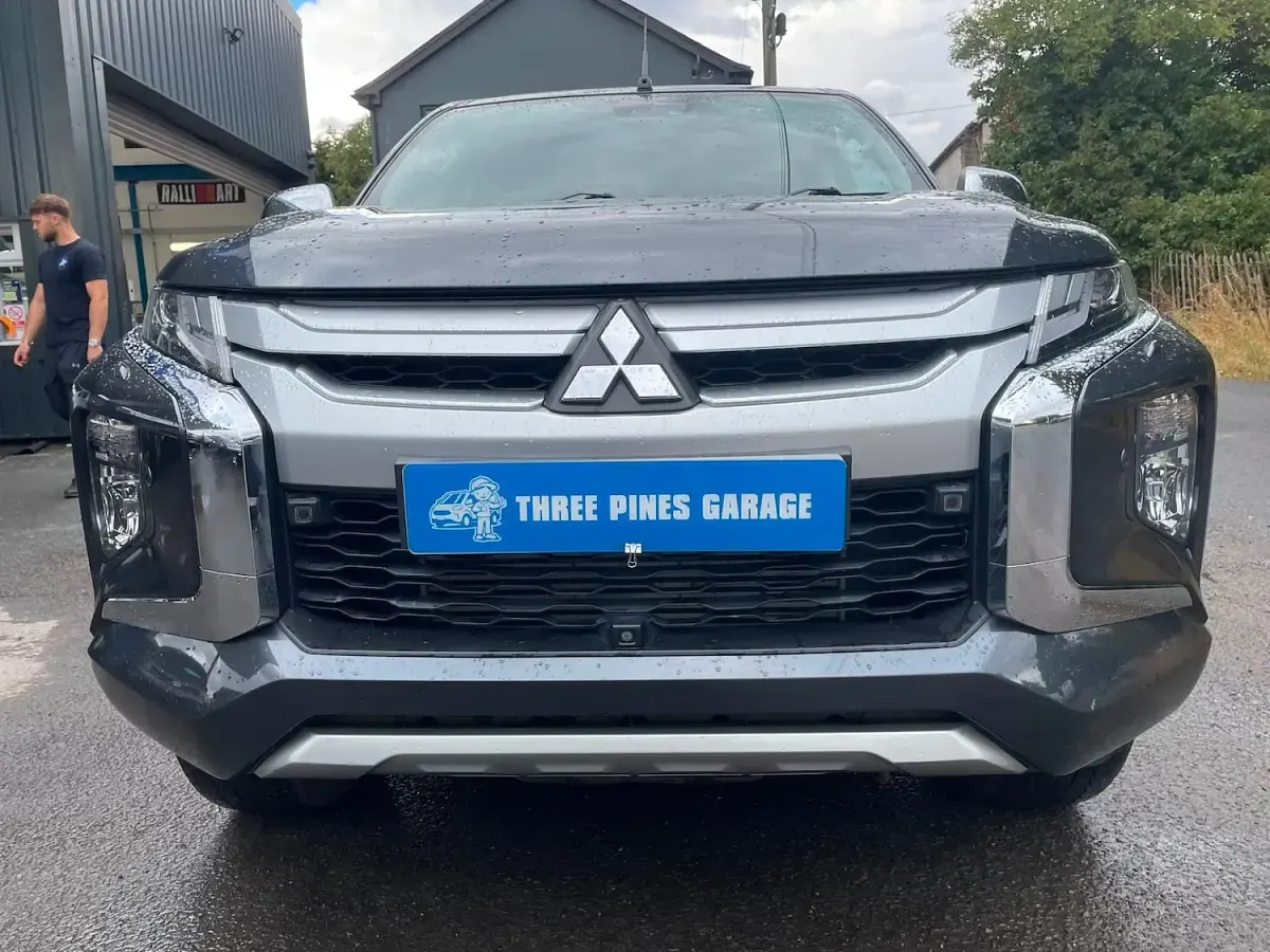 Used Mitsubishi L200 150 HP (110 kW) 2020 Grey Pickup