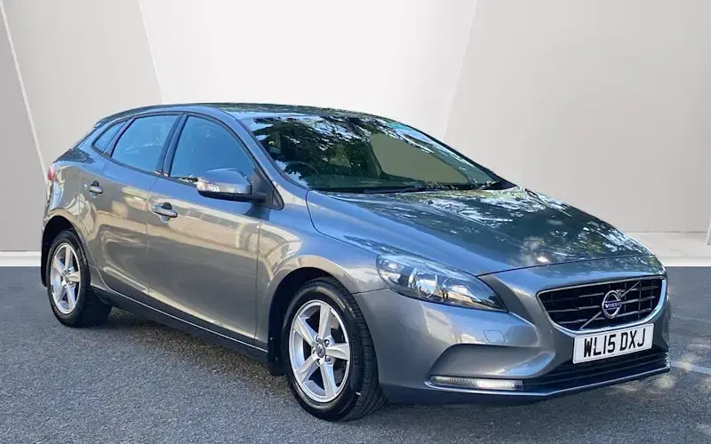 Used Volvo V40 122 HP (89 kW) 2015 Hatchback