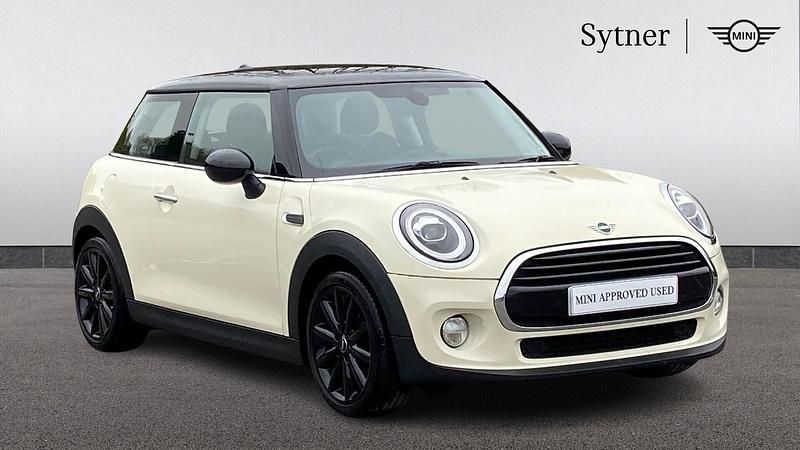 Used Mini Cooper Hatch 134 HP (98 kW) 2018 White Hatchback