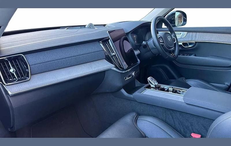 Used Volvo XC90 Ultra 247 HP (181 kW) 2025 Black SUV