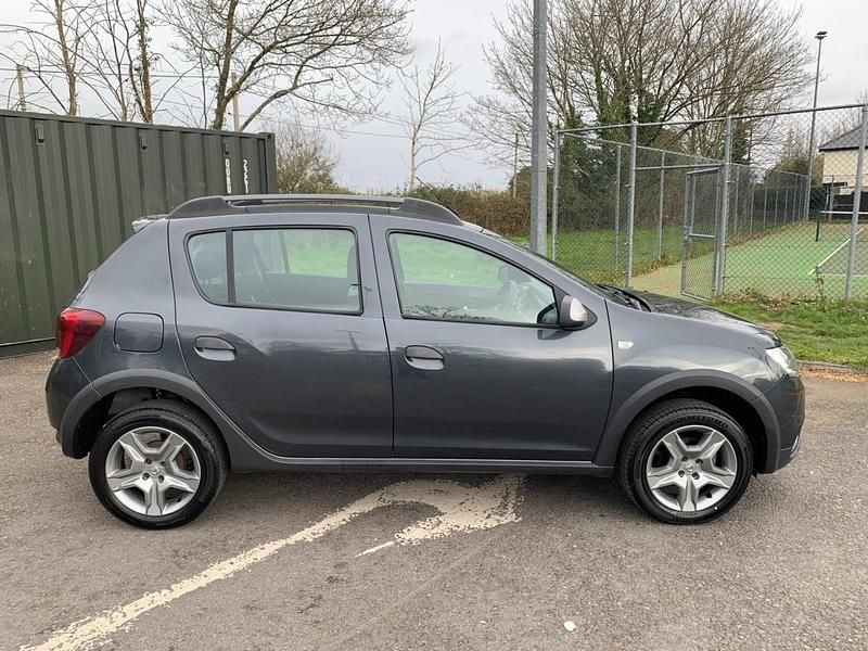 Used Dacia Sandero Essentiel 90 HP (66 kW) 2018 Grey Hatchback