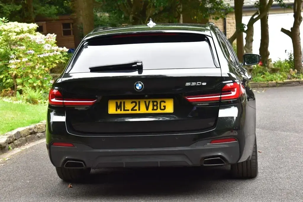 Used BMW 530e M Sport 287 HP (211 kW) 2021 Black Estate