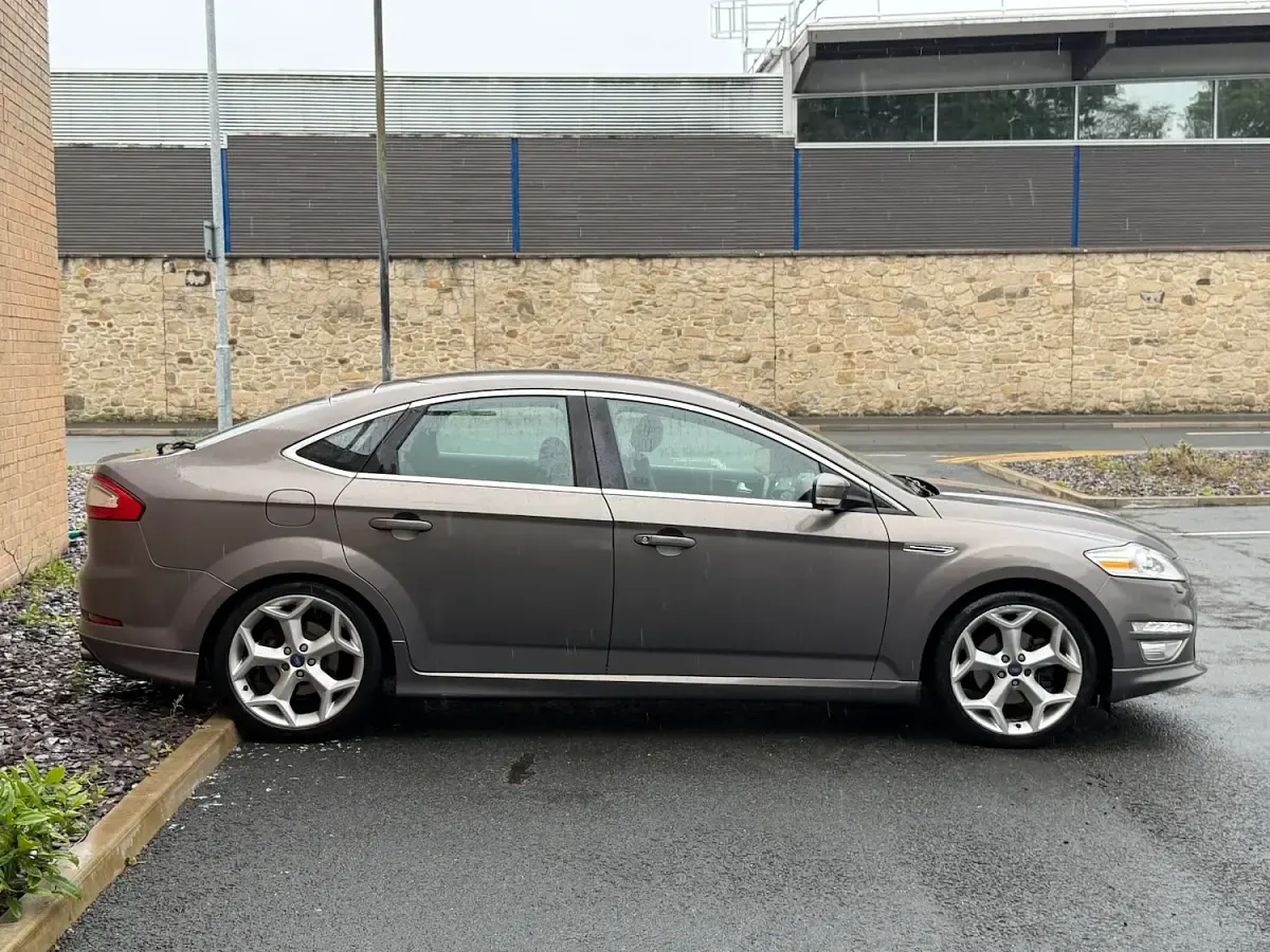 Used Ford Mondeo Titanium X 2011 Brown Hatchback