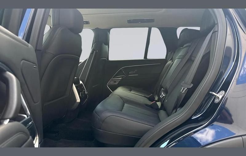Used Land Rover Range Rover SE 434 HP (319 kW) 2023 Blue SUV