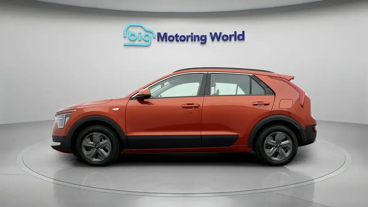 Used Kia Niro 141 HP (103 kW) 2023 Orange SUV