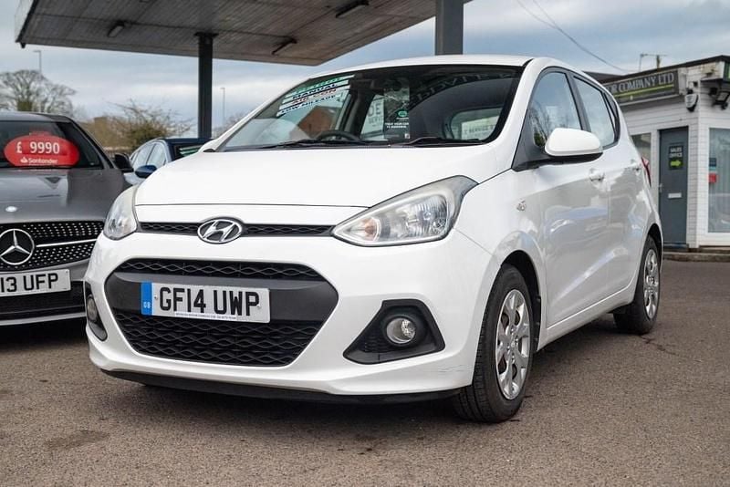 Used Hyundai i10 SE 67 HP (49 kW) 2014 White Hatchback