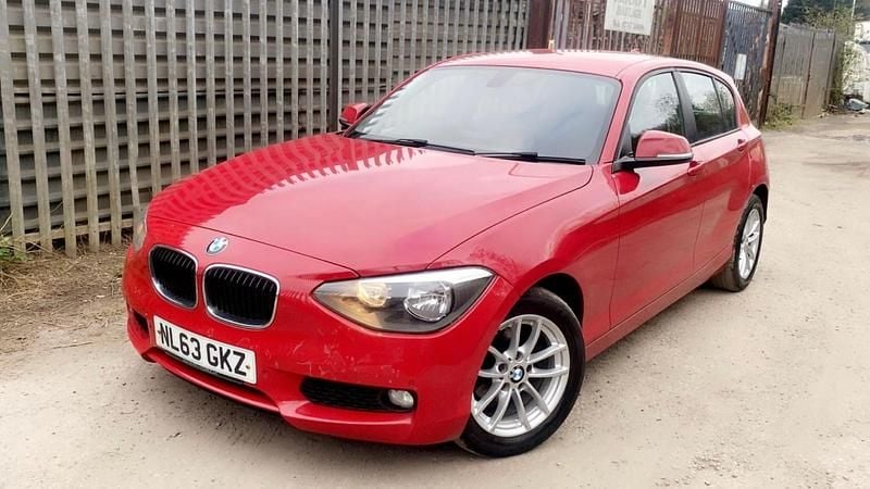 Used BMW 118 2013 Red Hatchback