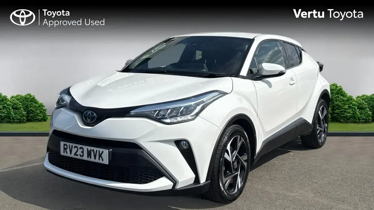 Used Toyota C-HR Design 122 HP (89 kW) 2023 Pure white (solid paint) SUV