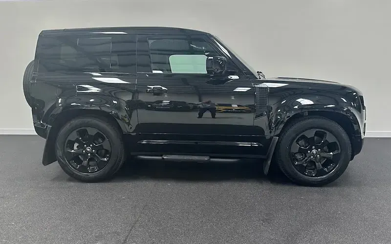 Used Land Rover Defender SE Dynamic 249 HP (183 kW) 2025 SUV