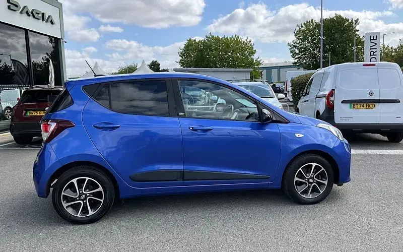 Used Hyundai i10 GO! 67 HP (49 kW) 2018 Blue Hatchback