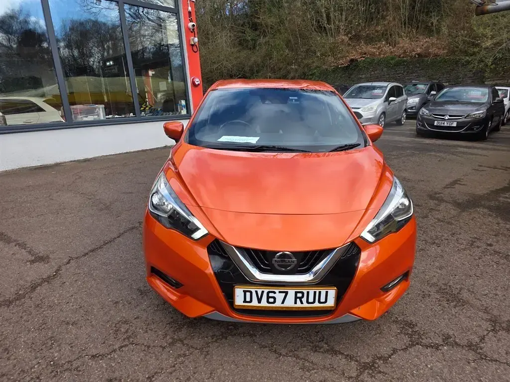 Usado Nissan Micra N-Connecta 90 HP (66 kW) 2017 Laranja Citadino