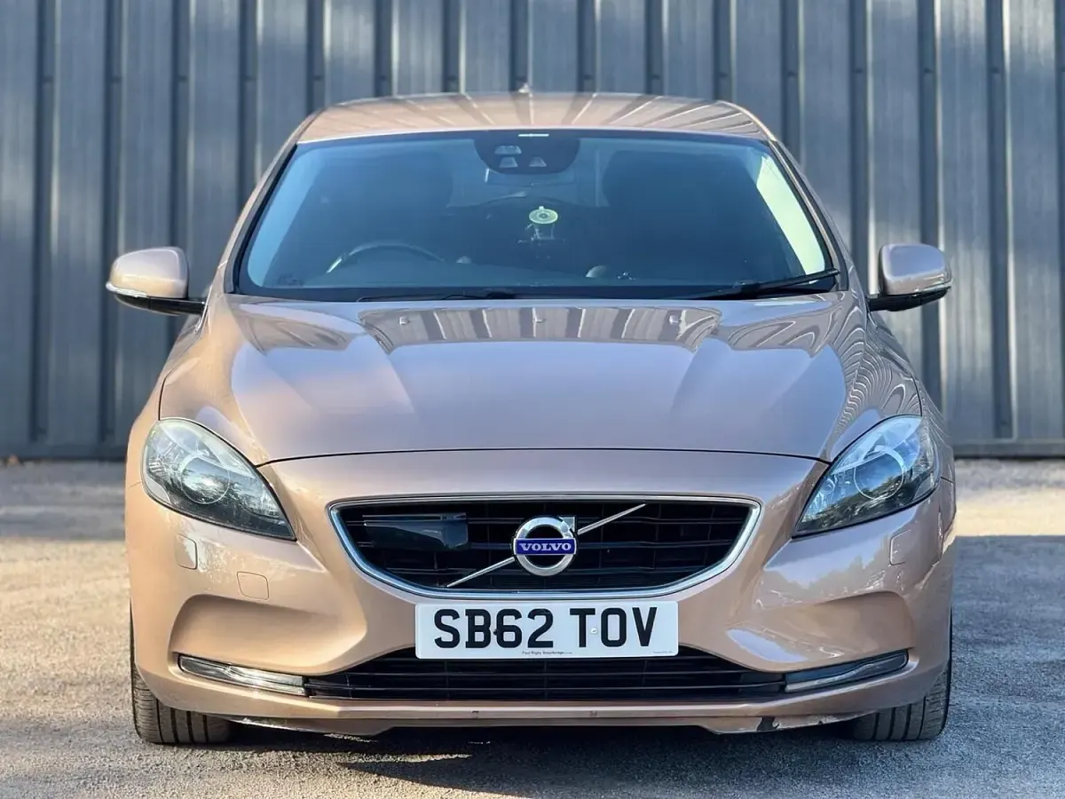 Used Volvo V40 SE Lux 147 HP (108 kW) 2012 Bronze Hatchback