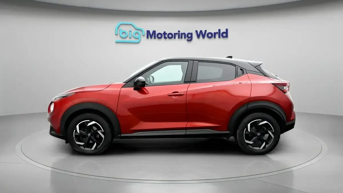 Used Nissan Juke N-Connecta 114 HP (83 kW) 2023 Red SUV