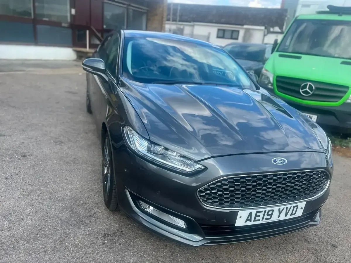 Used Ford Mondeo Vignale 190 HP (139 kW) 2019 Grey Hatchback