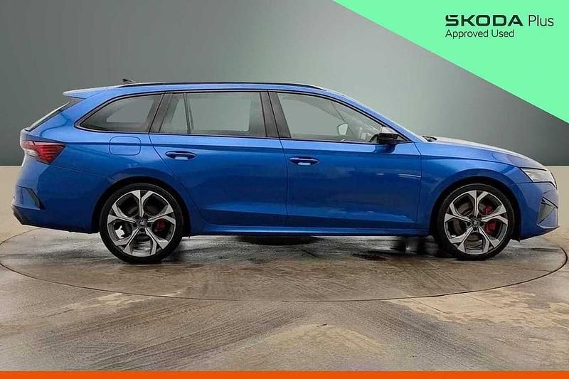 Used Skoda Octavia vRS 265 HP (194 kW) 2025 Race blue metallic Estate