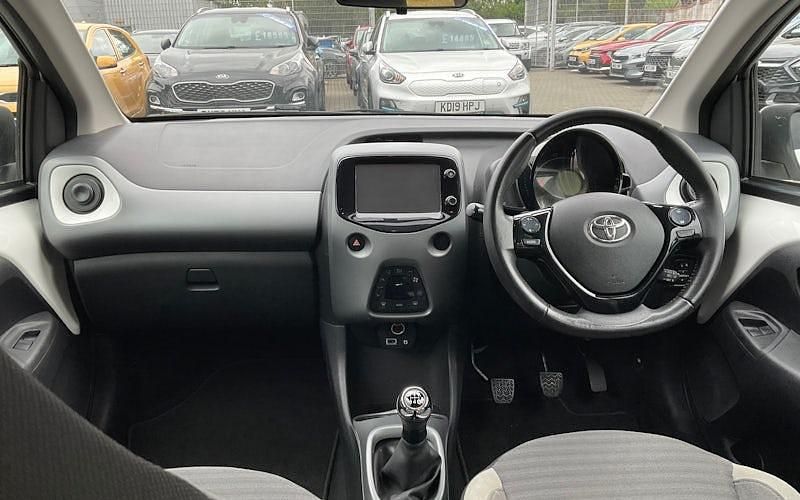 Used Toyota Aygo x-press 69 HP (50 kW) 2019 Hatchback