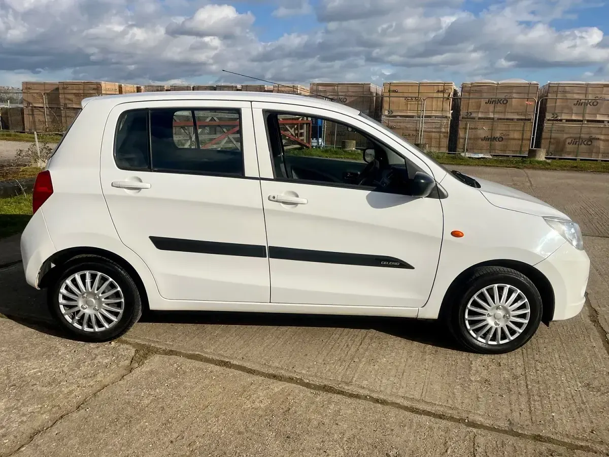 Used Suzuki Celerio 68 HP (50 kW) 2017 White Hatchback
