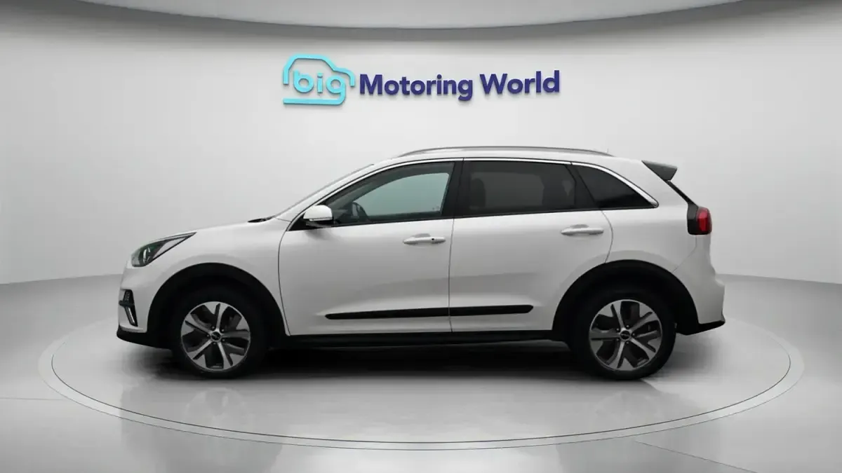 Used Kia Niro 150 kW (204 HP) 2021 White SUV