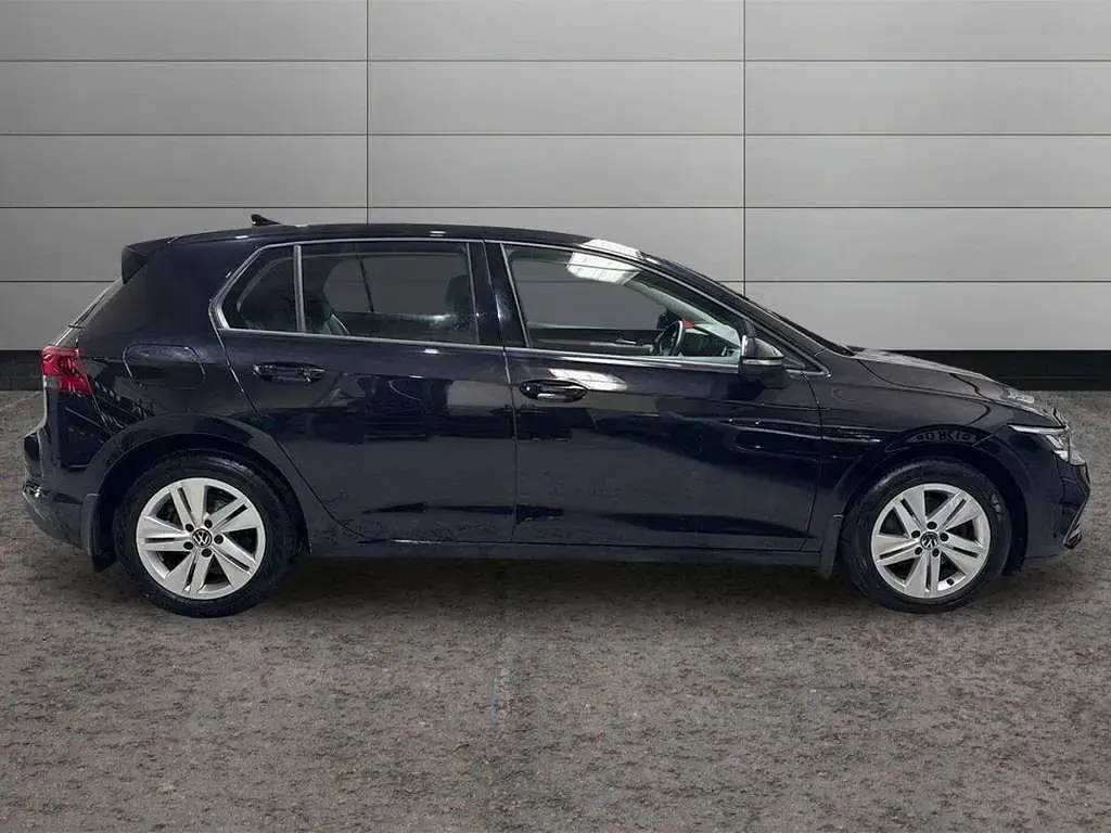 Used VW Golf VII Life 150 HP (110 kW) 2021 Black Hatchback