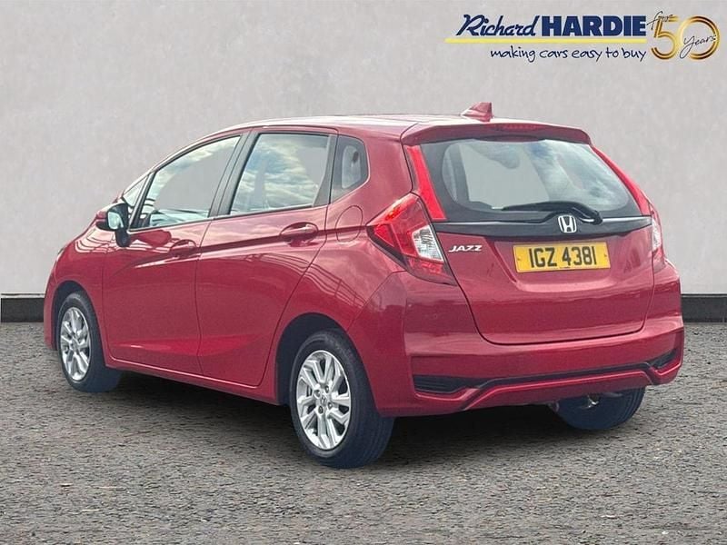 Used Honda Jazz SE 101 HP (74 kW) 2018 Red Hatchback