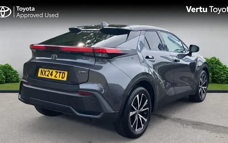Used Toyota C-HR Design 140 HP (102 kW) 2026 SUV
