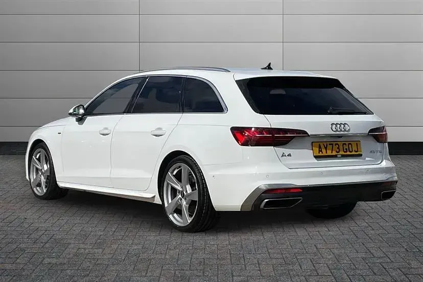Used Audi A4 S-Line 204 HP (150 kW) 2024 White Estate