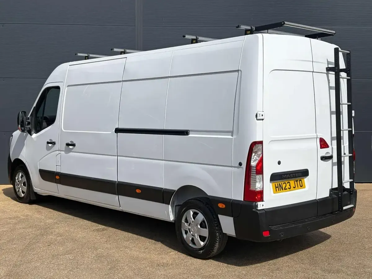 Used Renault Master Business 2023 White MPV