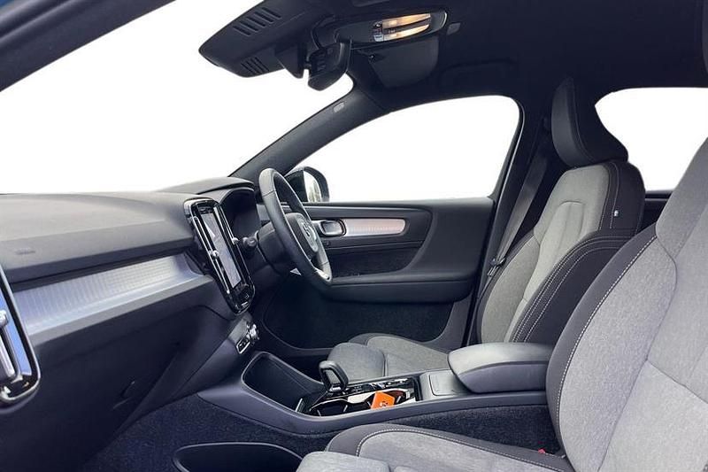 Used Volvo XC40 Plus 163 HP (119 kW) 2022 Fjord blue SUV