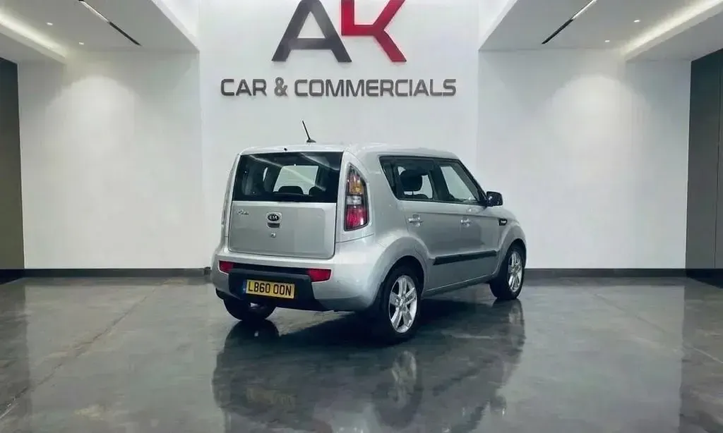 Second-hand Kia Soul 126 CP (92 kW) 2011 Argintiu SUV