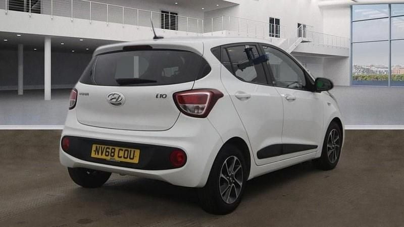 Used Hyundai i10 GO! 65 HP (47 kW) 2018 White Hatchback