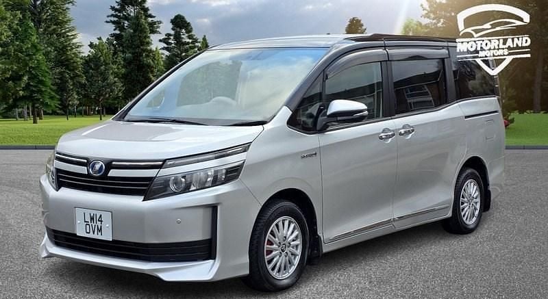 Used Toyota Voxy 2014 Silver MPV