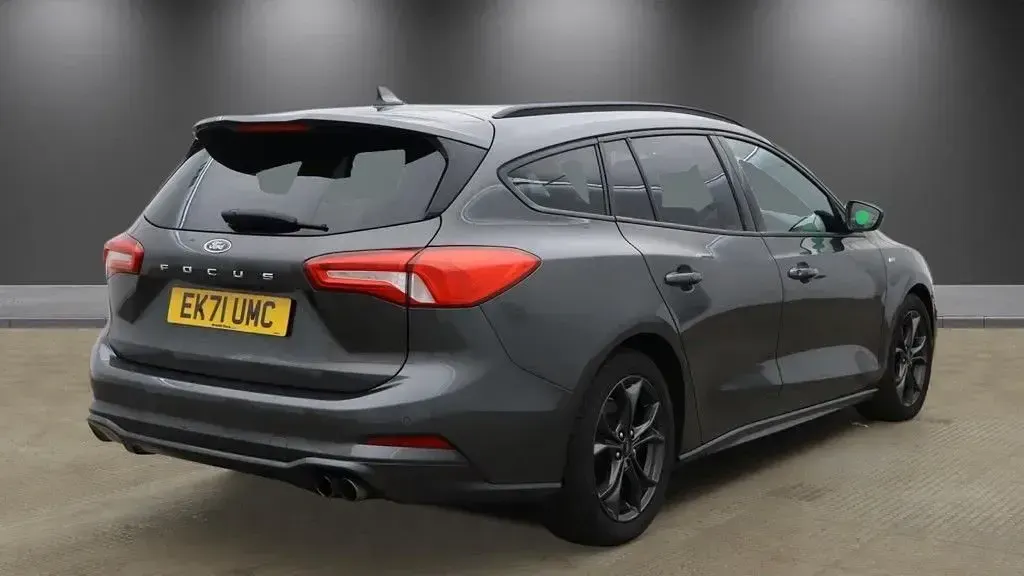 Used Ford Focus ST-Line 120 HP (88 kW) 2021 Grey Estate