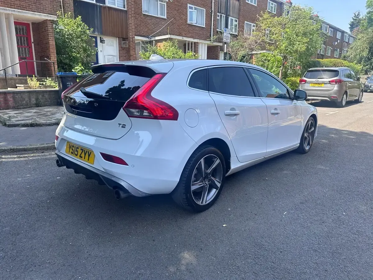 Used Volvo V40 R-Design 2015 White Hatchback
