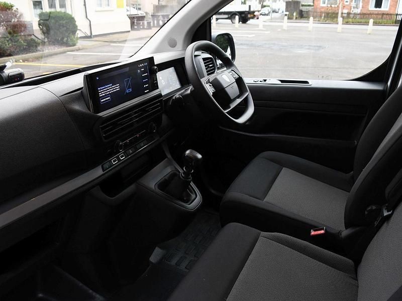 Used Peugeot Expert 145 HP (106 kW) 2024 White Van