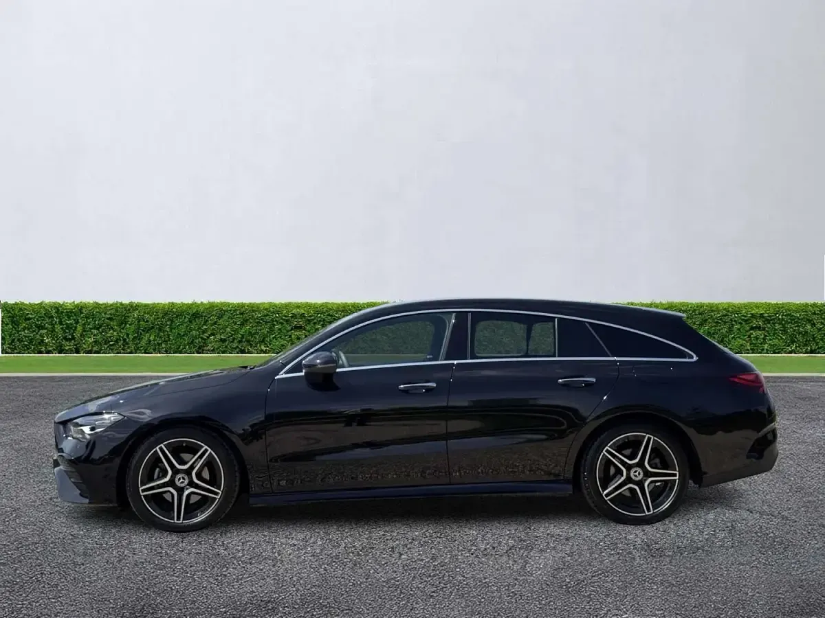 Used Mercedes CLA180 Executive 136 HP (100 kW) 2025 Black Estate