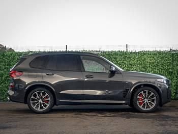 Neu BMW X5 M Sport 352 PS (258 kW) 2025 Grau SUV