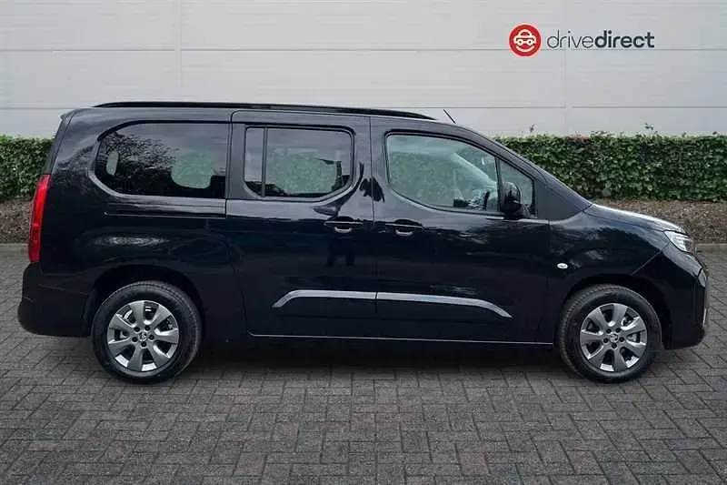 Nuevo Vauxhall Combo Ultimate 100 kW (136 CV) 2025 Negro Monovolumen